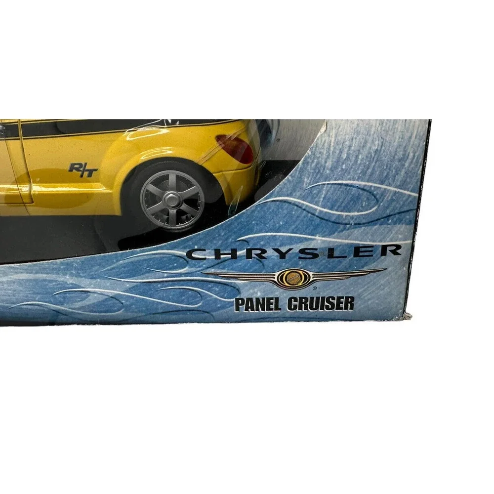 Vtg 100% Hot Wheels 1/18 Diecast Metal Yellow Car Panel Cruiser Car 2001‎ NEW